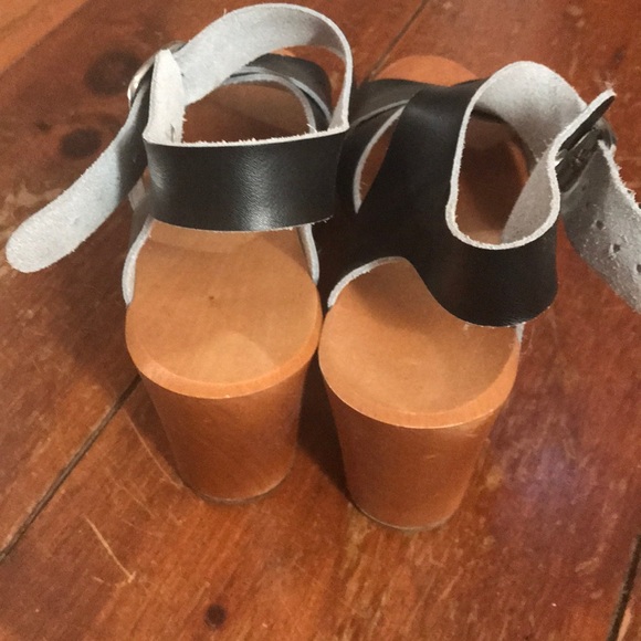 Clog - Picture 2 of 3